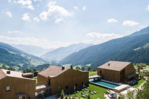 Alpine Trance Dive - das Hotel in den Alpen. Wir etablieren gemeinsam deinen Kraftort - Aussenansicht