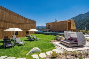 Alpine Trance Dive - das Hotel in den Alpen. Wir etablieren gemeinsam deinen Kraftort - Aussenbereich Pool
